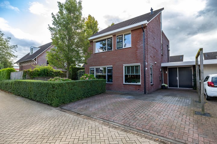 Ligusterhage 1 in Assen foto