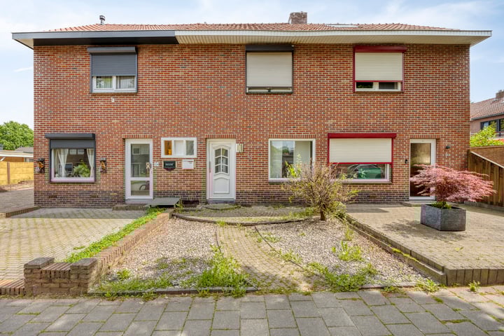 Lindenlaan 16 in Geleen foto