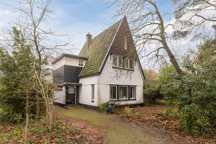 Lindenlaan 2 in Bergen (NH) foto