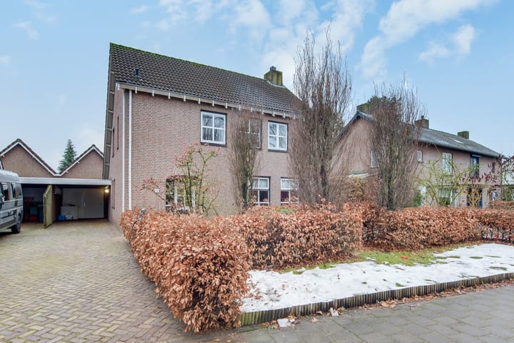 Lindenlaan 32 in Vinkel foto