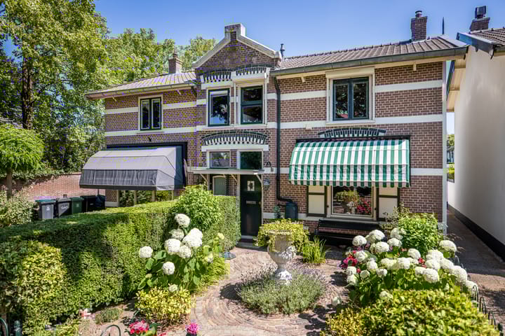 Lindenlaan 83 in Huizen foto