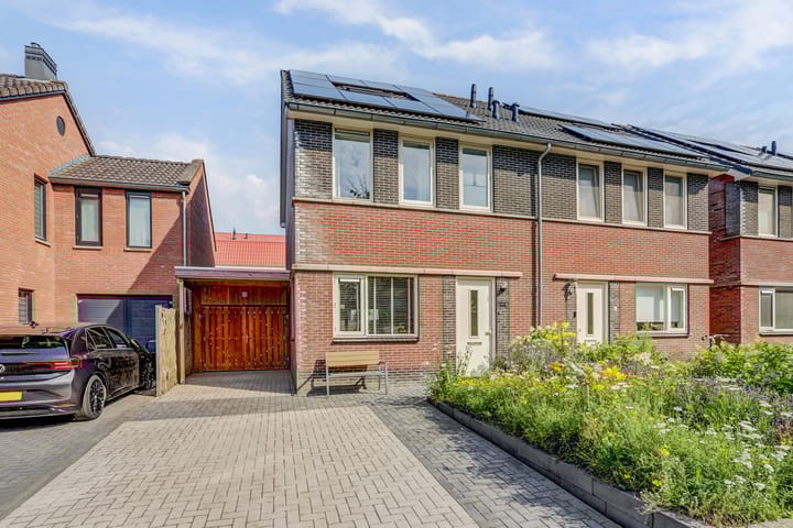 Lindenoord 8 in Wolvega foto