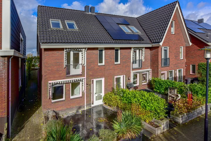 Linksachterstraat 1 in Kudelstaart foto