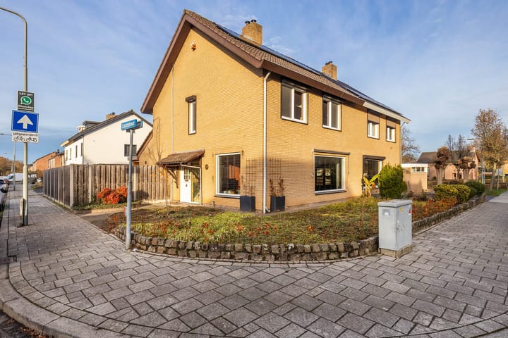 Lisztstraat 30 in Sittard foto