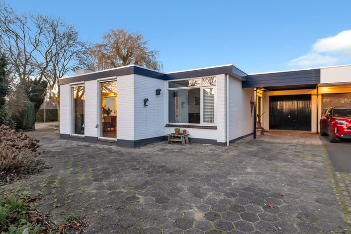 Lithergraaf 8 in Lith foto