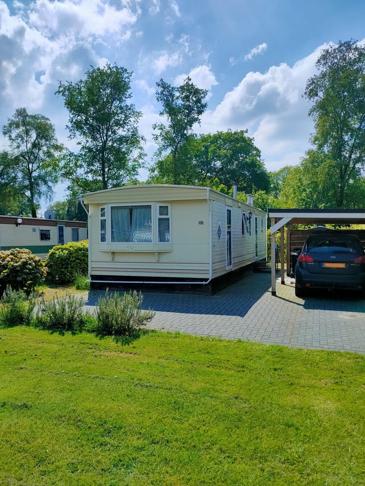 Löhnislaan 2 in De Pol foto