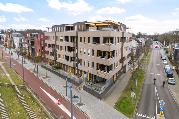 Lonnekerspoorlaan 200-22 in Enschede foto