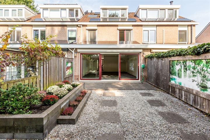 Loogkruidstraat 6 in Almere foto