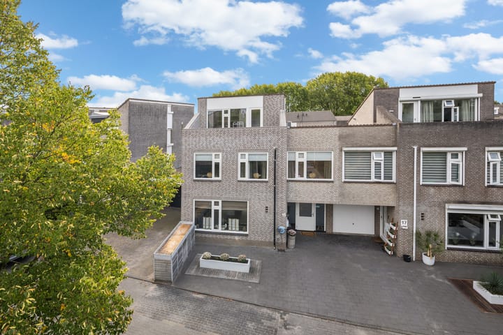 Lotusberg 15 in Roosendaal foto