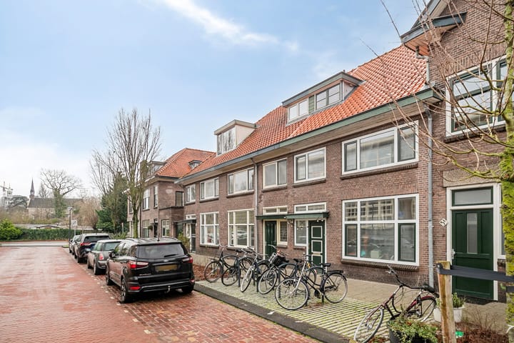 Lusthoflaan 1A in Leiden foto