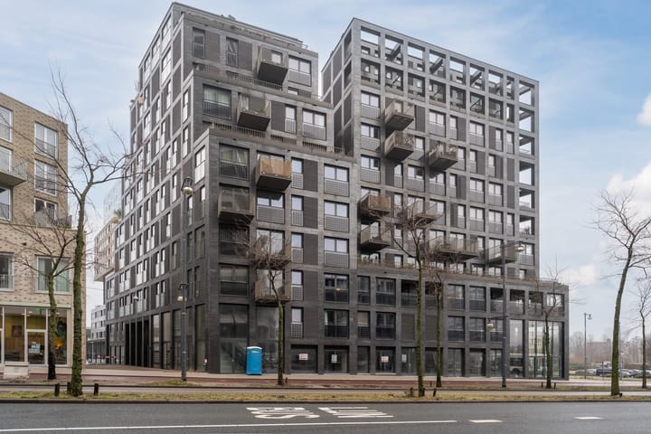 Lutonhof 345 in Amsterdam