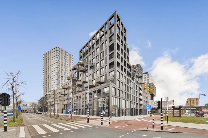 Lutonhof 379 in Amsterdam