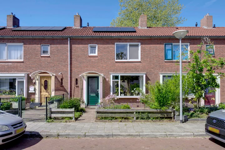 M.A. de Ruyterlaan 50 in Winschoten foto