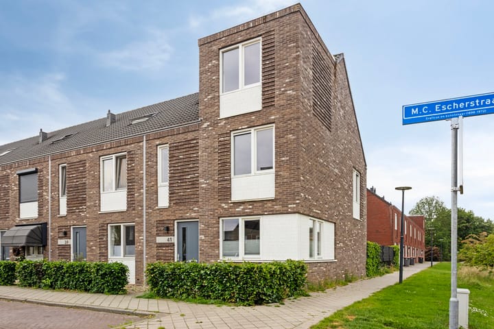 M.C. Escherstraat 41 in Hengelo foto