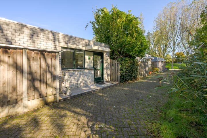 M. Ruyshof 19 in Almere foto