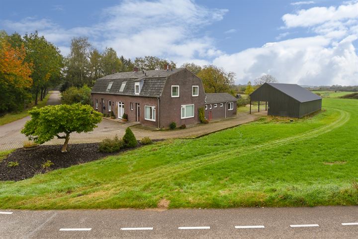 Maalbroek 147A in Roermond foto