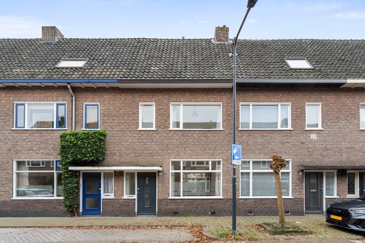 Maanstraat 12 in Breda foto