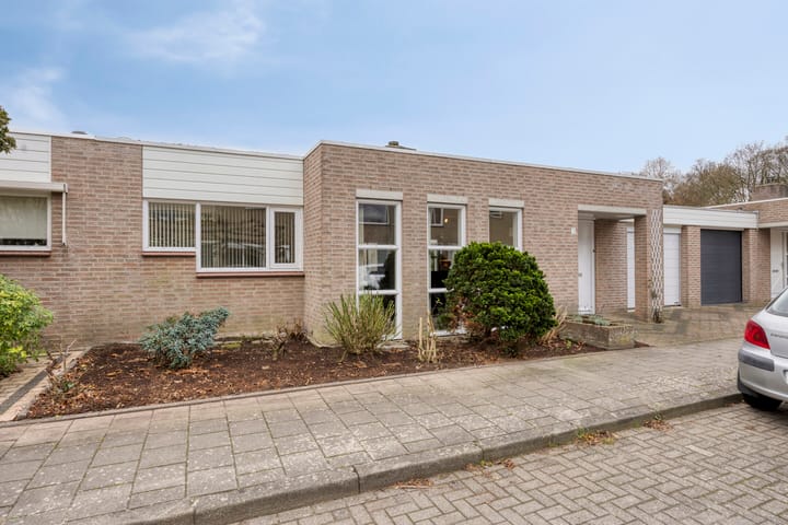 Maaseikstraat 3 in Eindhoven foto