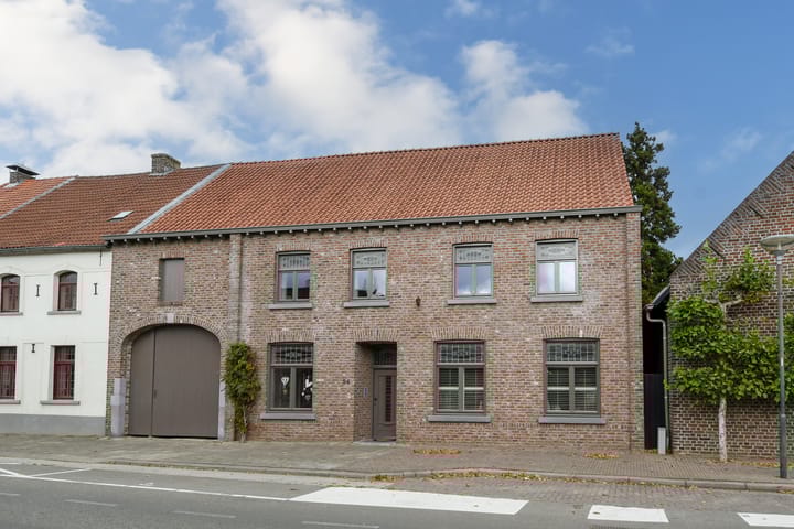 Maasheuvel 24 in Roosteren foto