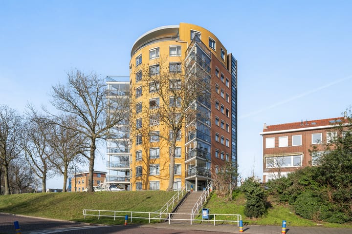 Maassluissedijk 134A in Vlaardingen foto