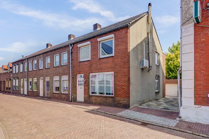 Maasstraat 4 in Arcen foto