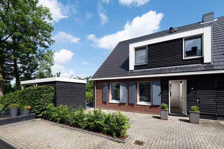 Madeliefstraat 15 in Bleskensgraaf ca