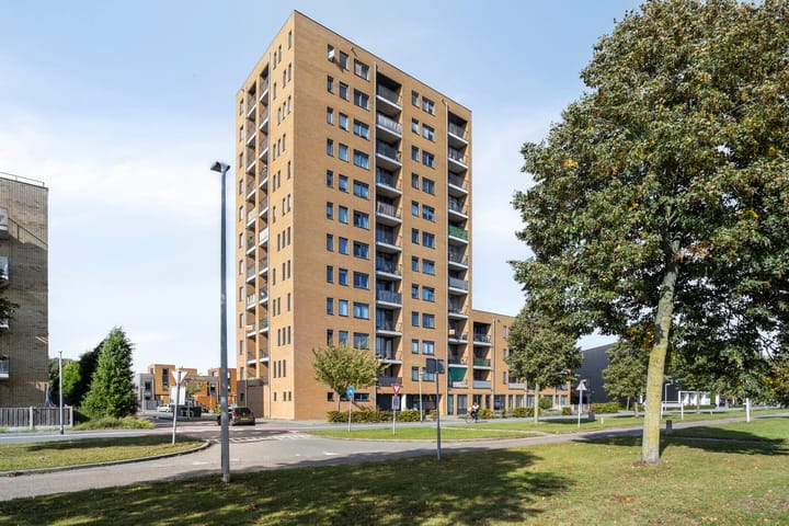 Makassarhof 66 in Almere