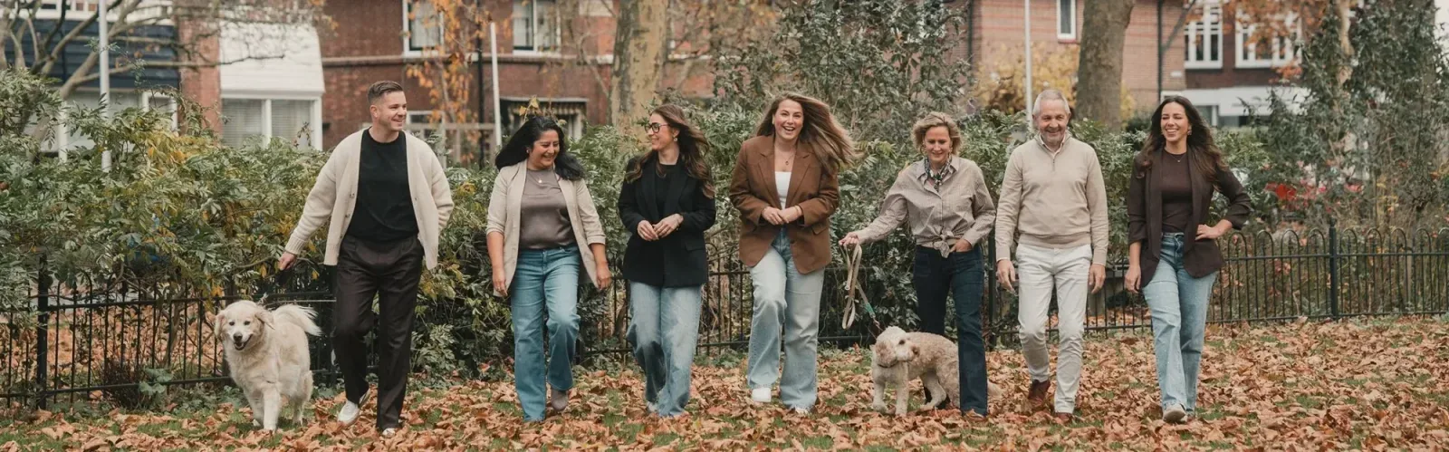 Team foto van Makelaardij Van Brussel