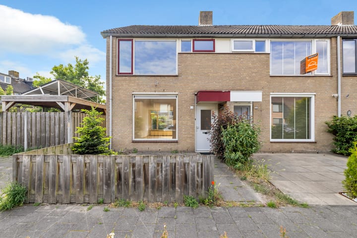 Mandenmakerstraat 20 in Breda foto