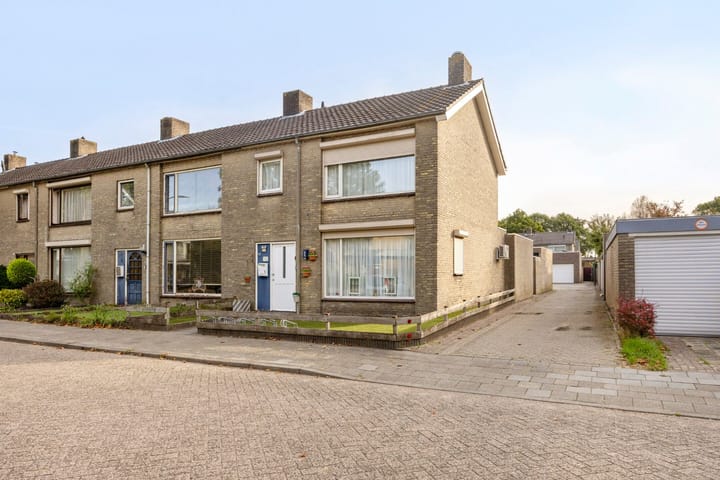 Margrietlaan 1 in Bladel foto