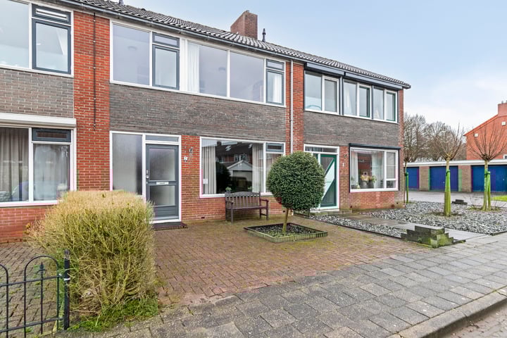 Margrietstraat 2 in Zoutkamp foto