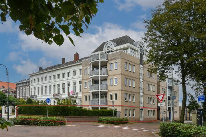 Maria Teuwenstraat 1 in Roermond foto