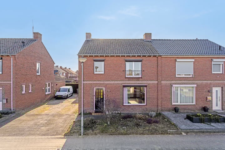 Mariastraat 28 in Stramproy foto