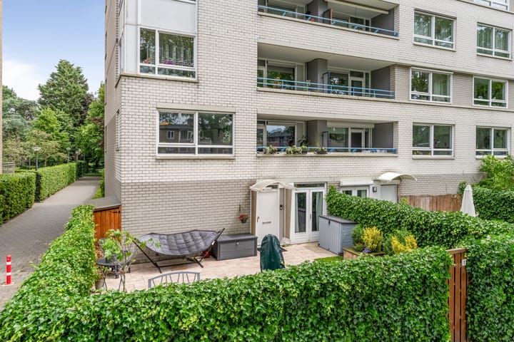 Mariëttahof 1 in Haarlem foto