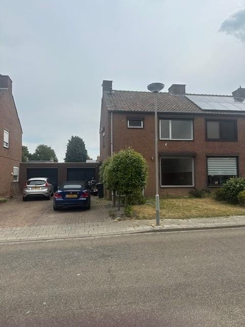 Marijkestraat 20 in Munstergeleen foto