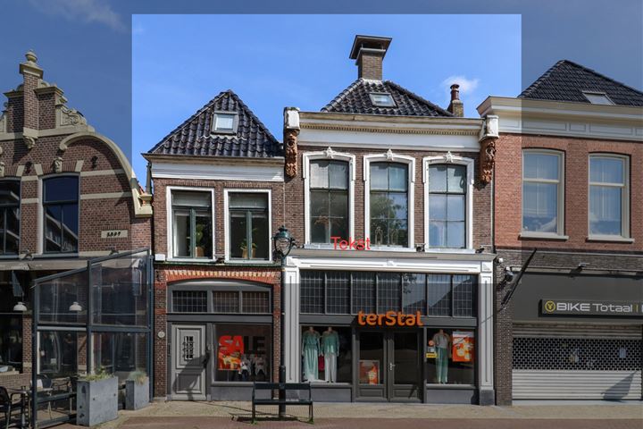 Marktplein 8 in Bolsward foto