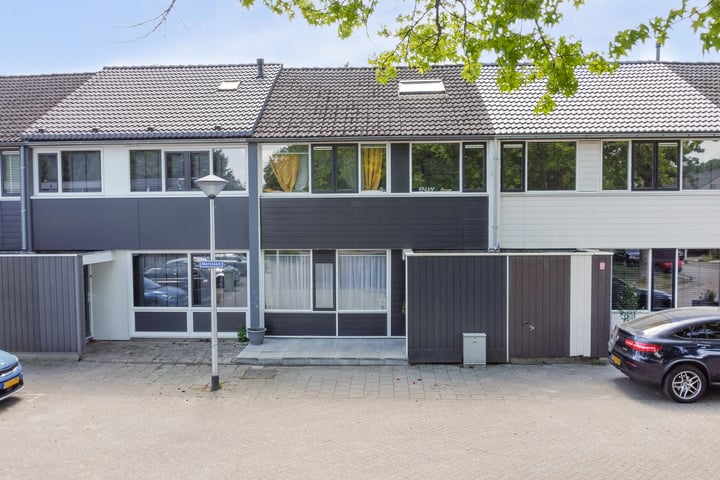 Marslaan 24 in Helmond foto