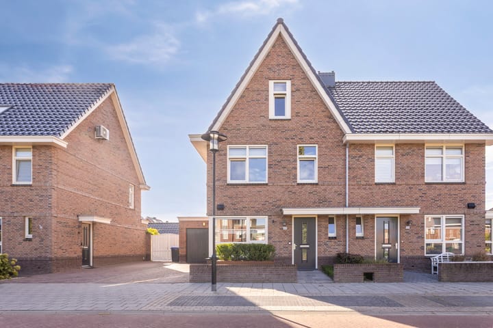 Marten Toonderlaan 48 in Kloetinge foto