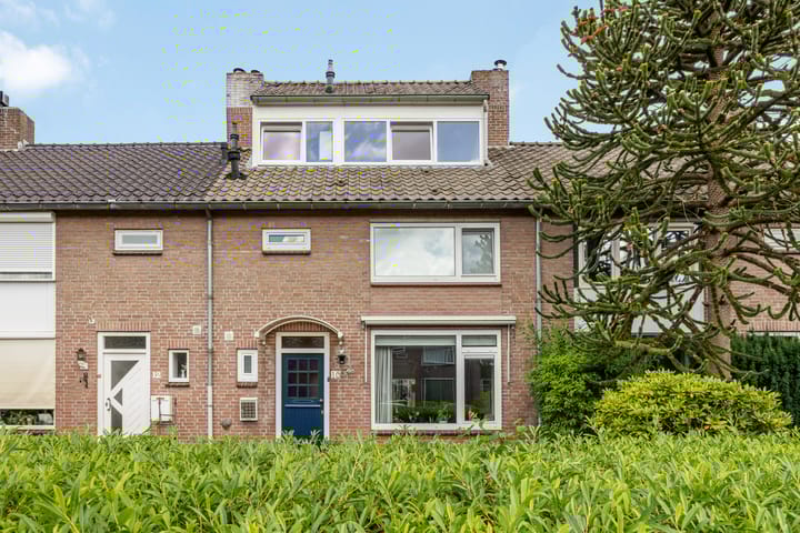 Marterlaan 10 in Waalre foto