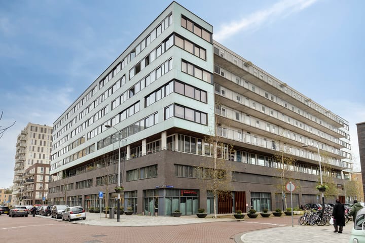 Martini van Geffenstraat 118 in Amsterdam foto