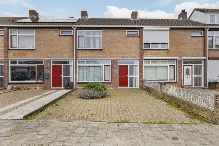 Mascagnistraat 20 in Terneuzen foto