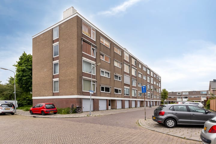 Mascagnistraat 26 in Heemskerk foto
