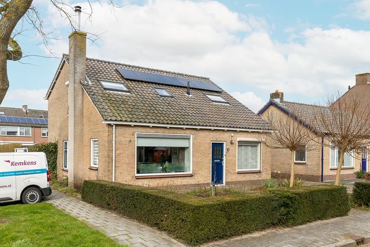 Meekrapstraat 1 in Heinkenszand foto