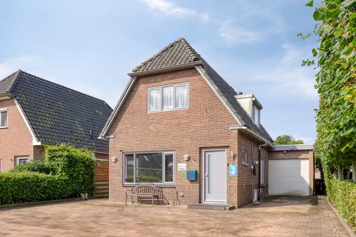 Meerstraat 101 in Emmen foto