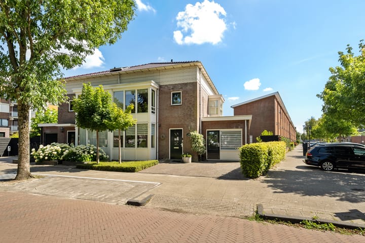 Meerwedesingel 41 in Barendrecht foto