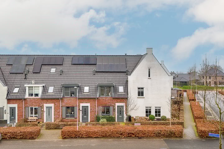 Meester N J van Riemsdijkstraat 25 in Kesteren foto