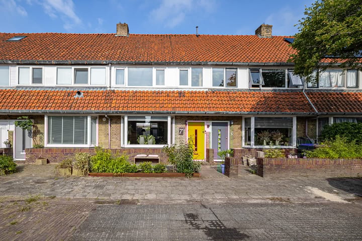 Meidoornstraat 7 in Leeuwarden foto