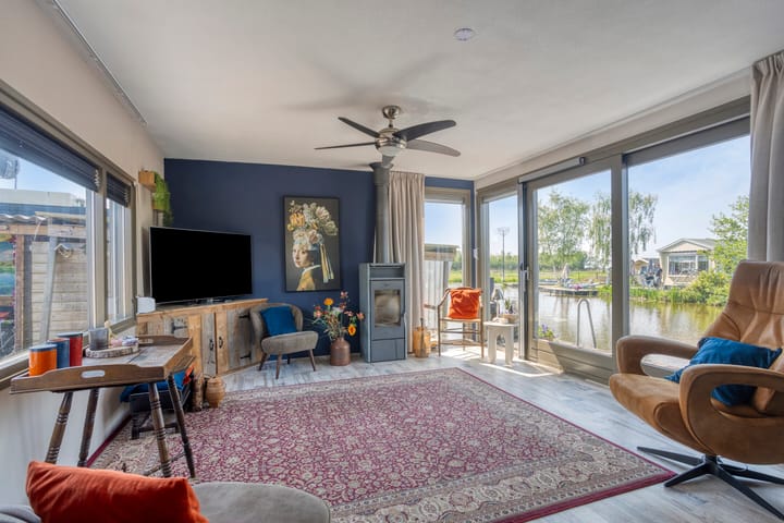 Meije 322 in Nieuwkoop foto