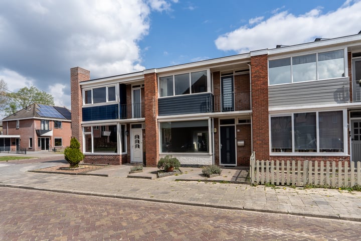Meindert Hobbemastraat 62 in Hoogezand