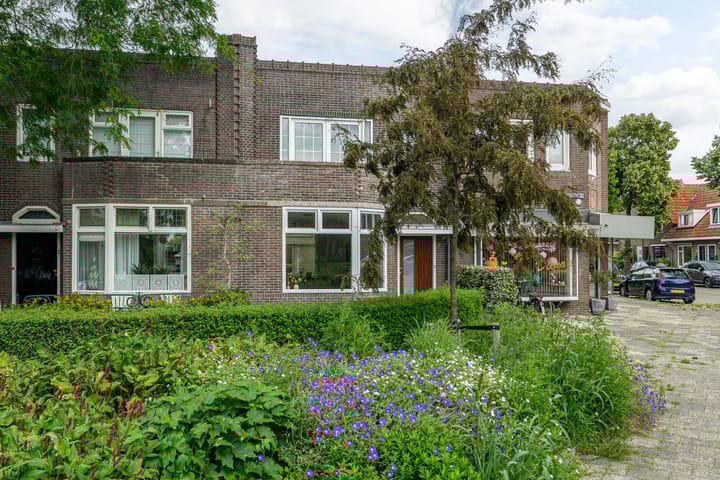 Merelplein 2 in Leeuwarden foto